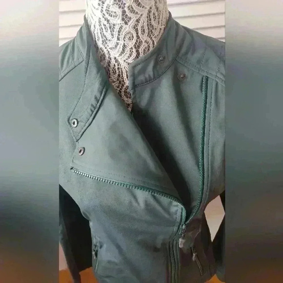 ASICS Women's Medium  Jacket - Picture 10 of 12